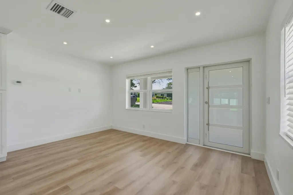 461 SW 1st Street Boca Raton FL 33432