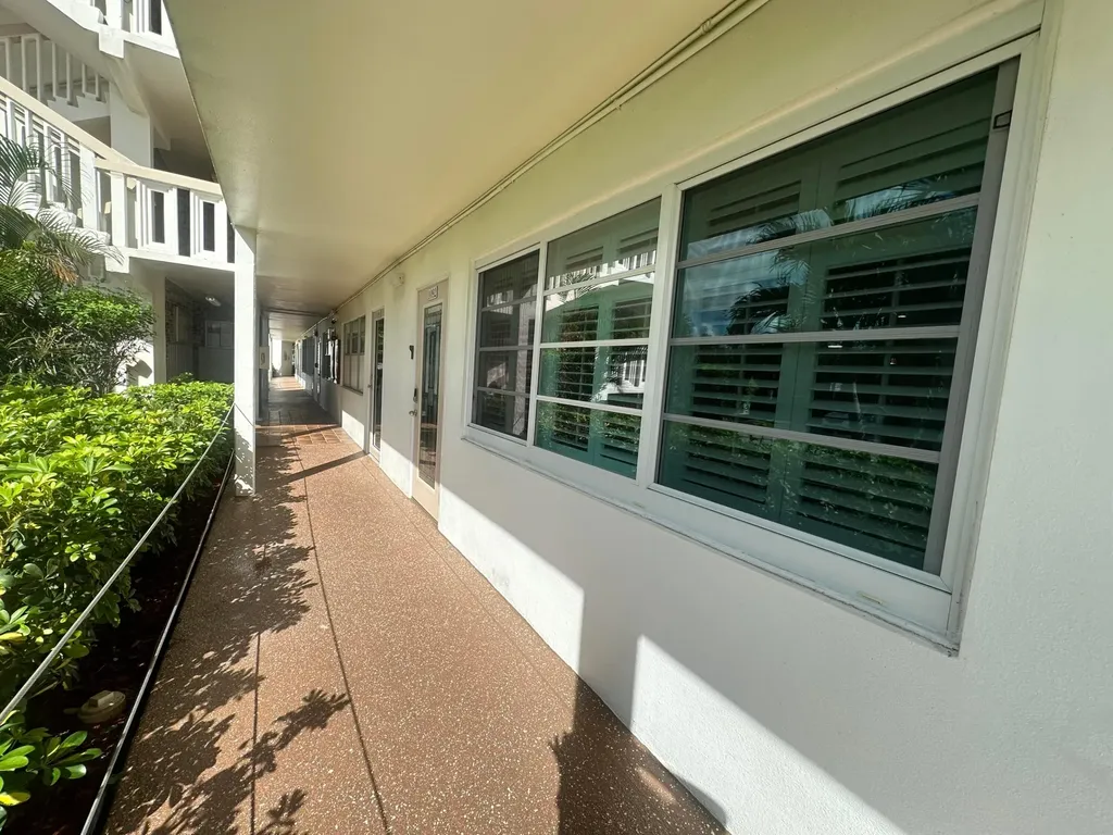1092 Newport S Deerfield Beach FL 33442
