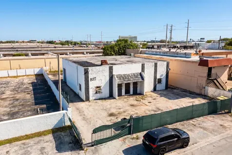 8015 NW 98th Street Hialeah Gardens FL 33016