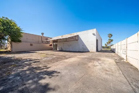 8015 NW 98th Street Hialeah Gardens FL 33016