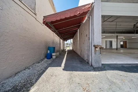 8015 NW 98th Street Hialeah Gardens FL 33016