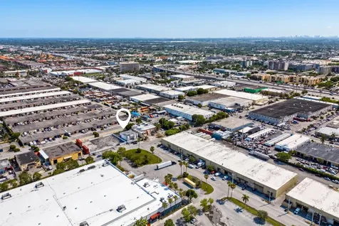 8015 NW 98th Street Hialeah Gardens FL 33016