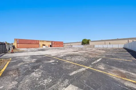 8015 NW 98th Street Hialeah Gardens FL 33016
