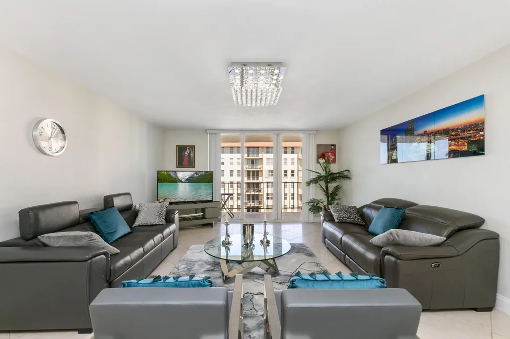 1147 Hillsboro Mile Hillsboro Beach FL 33062