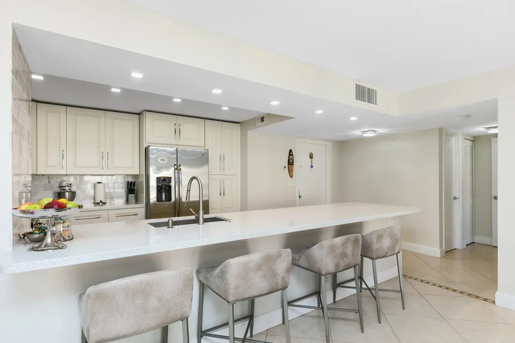1147 Hillsboro Mile Hillsboro Beach FL 33062