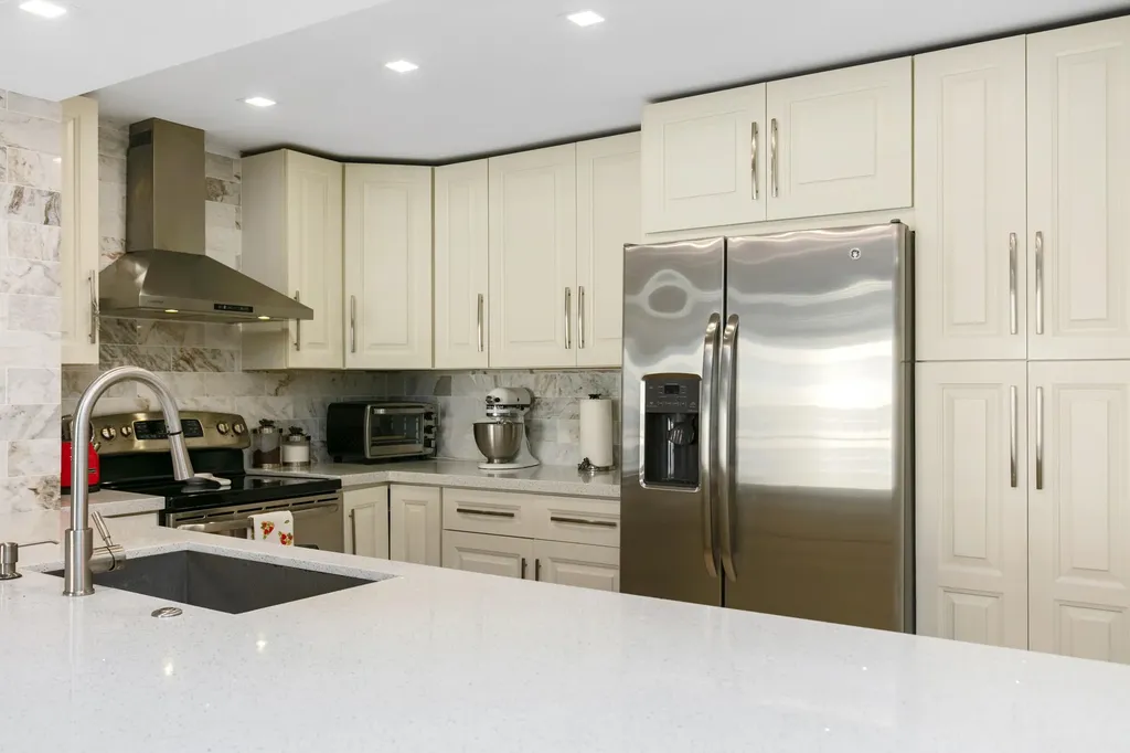 1147 Hillsboro Mile Hillsboro Beach FL 33062