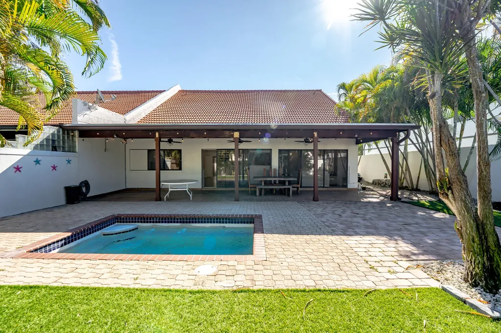 665 Jeffery Street Boca Raton FL 33487