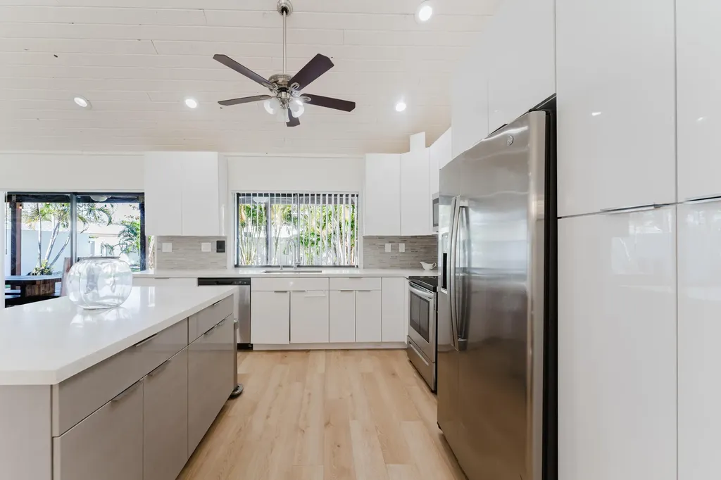 665 Jeffery Street Boca Raton FL 33487