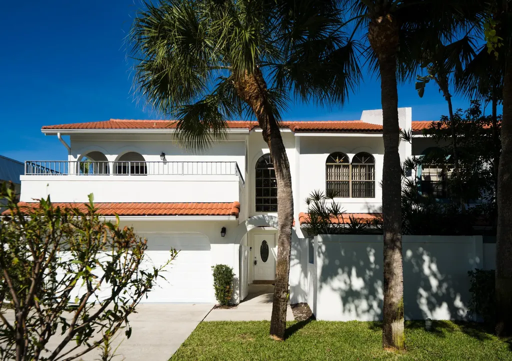 665 Jeffery Street Boca Raton FL 33487