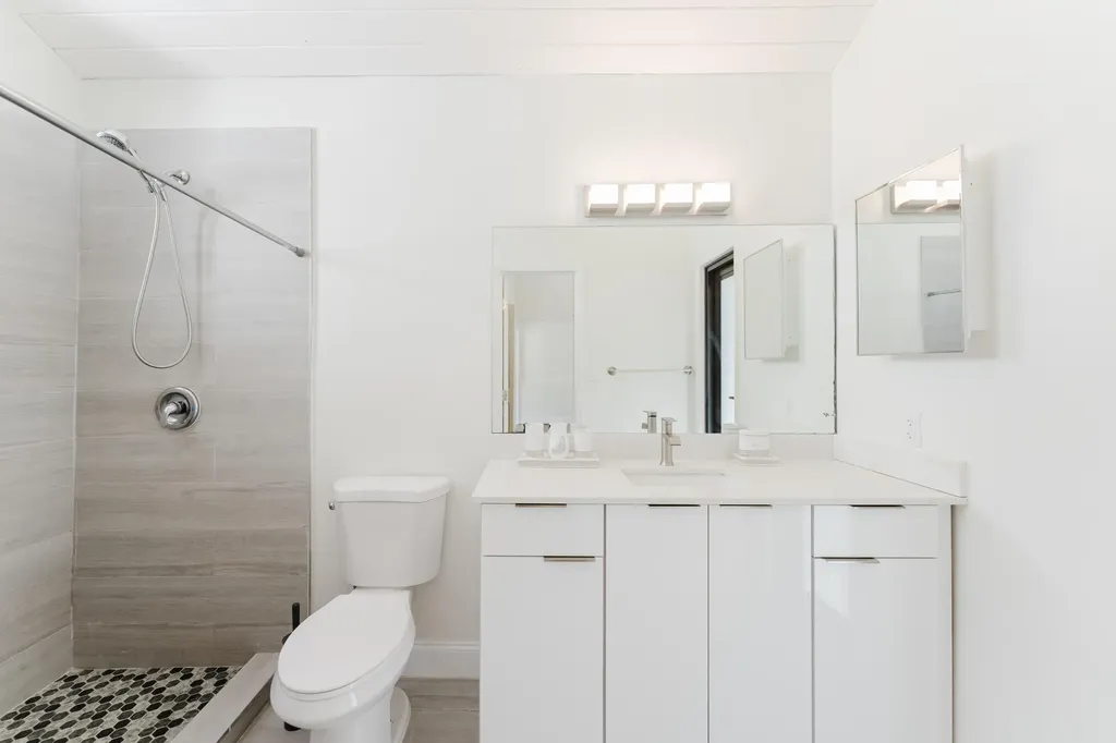 665 Jeffery Street Boca Raton FL 33487