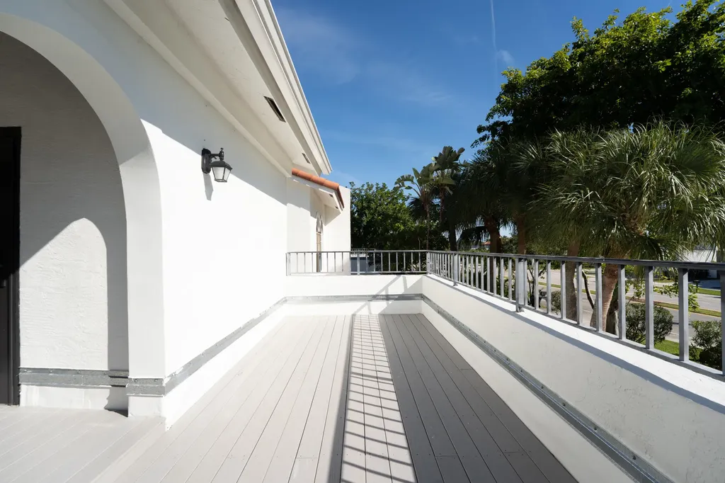 665 Jeffery Street Boca Raton FL 33487