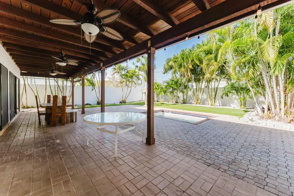 665 Jeffery Street Boca Raton FL 33487