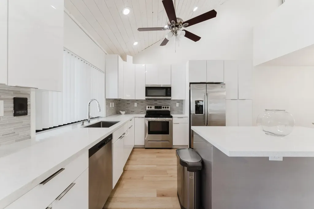 665 Jeffery Street Boca Raton FL 33487