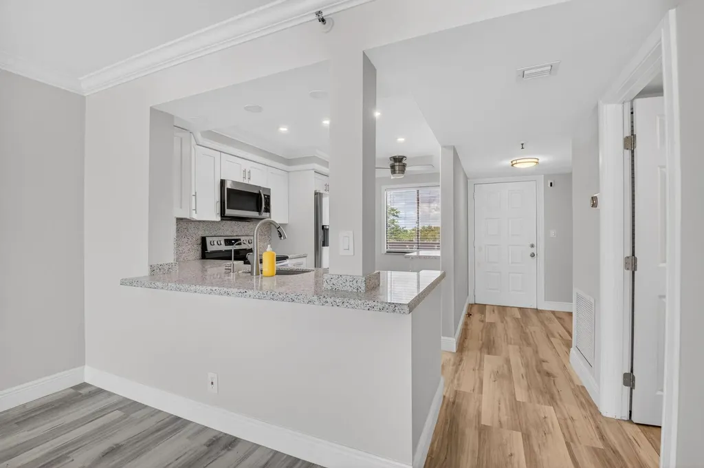 7076 Huntington Lane Delray Beach FL 33446