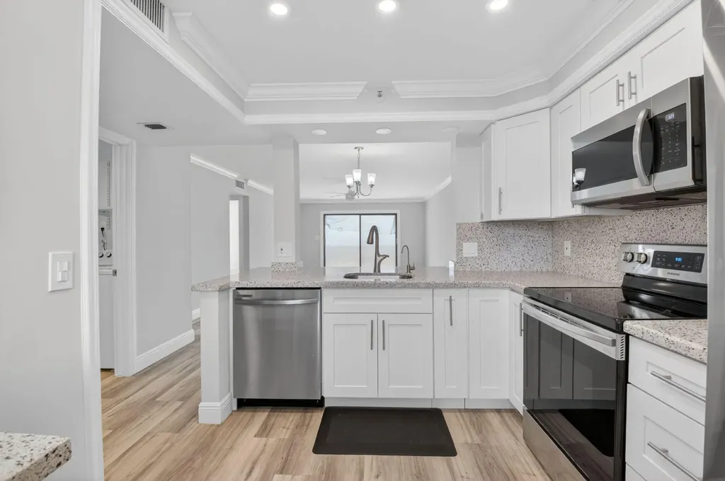 7076 Huntington Lane Delray Beach FL 33446