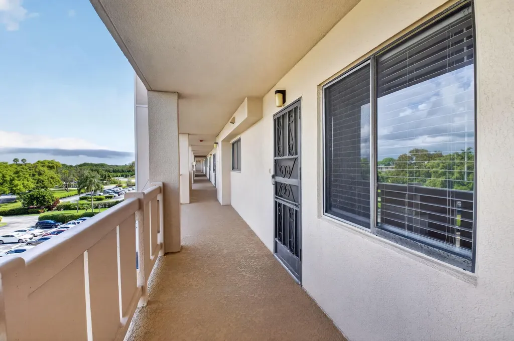 7076 Huntington Lane Delray Beach FL 33446