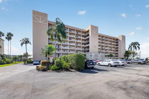 7076 Huntington Lane Delray Beach FL 33446