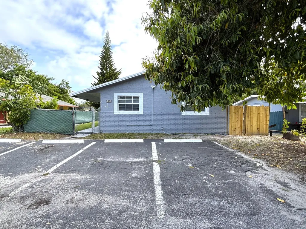 830 SW 10th Street Pompano Beach FL 33060