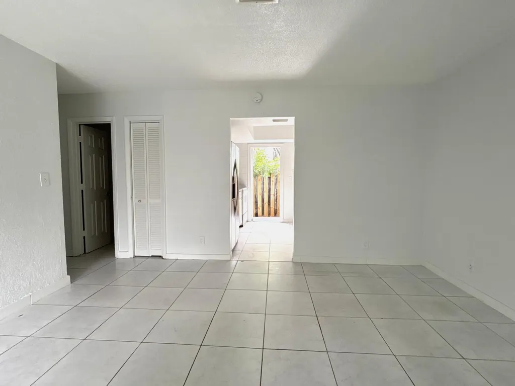 830 SW 10th Street Pompano Beach FL 33060