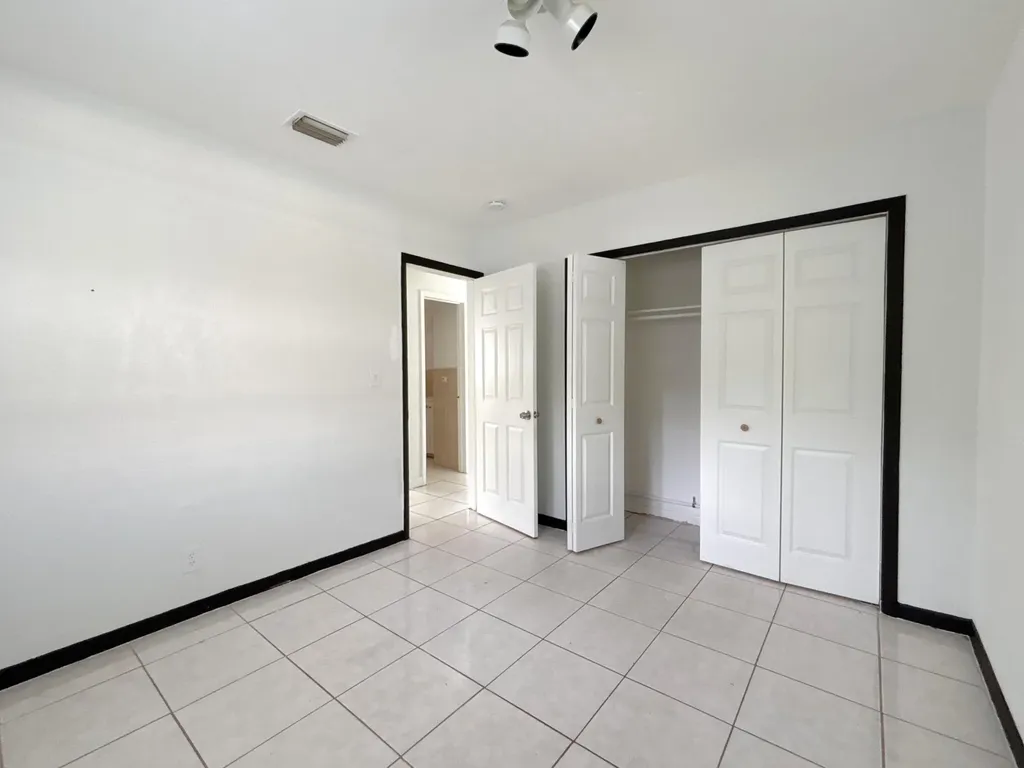 830 SW 10th Street Pompano Beach FL 33060
