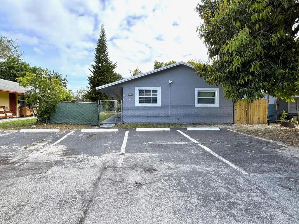 830 SW 10th Street Pompano Beach FL 33060