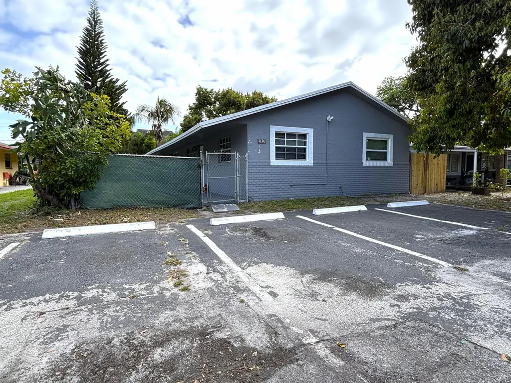 830 SW 10th Street Pompano Beach FL 33060