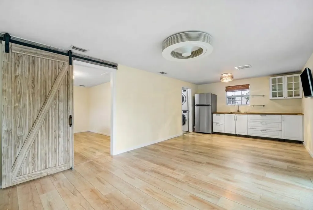 353 E Lakewood Road West Palm Beach FL 33405