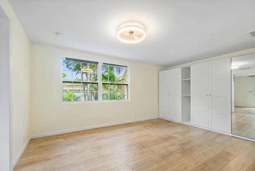 353 E Lakewood Road West Palm Beach FL 33405