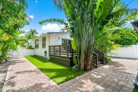 353 E Lakewood Road West Palm Beach FL 33405