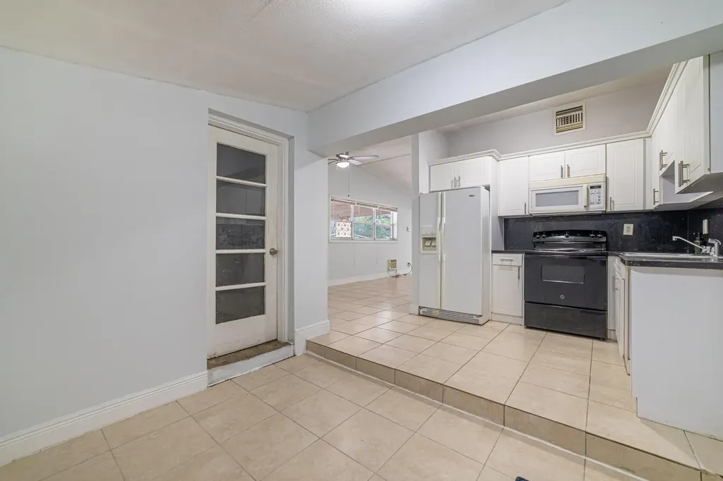 2550 SW 5th Street Fort Lauderdale FL 33312