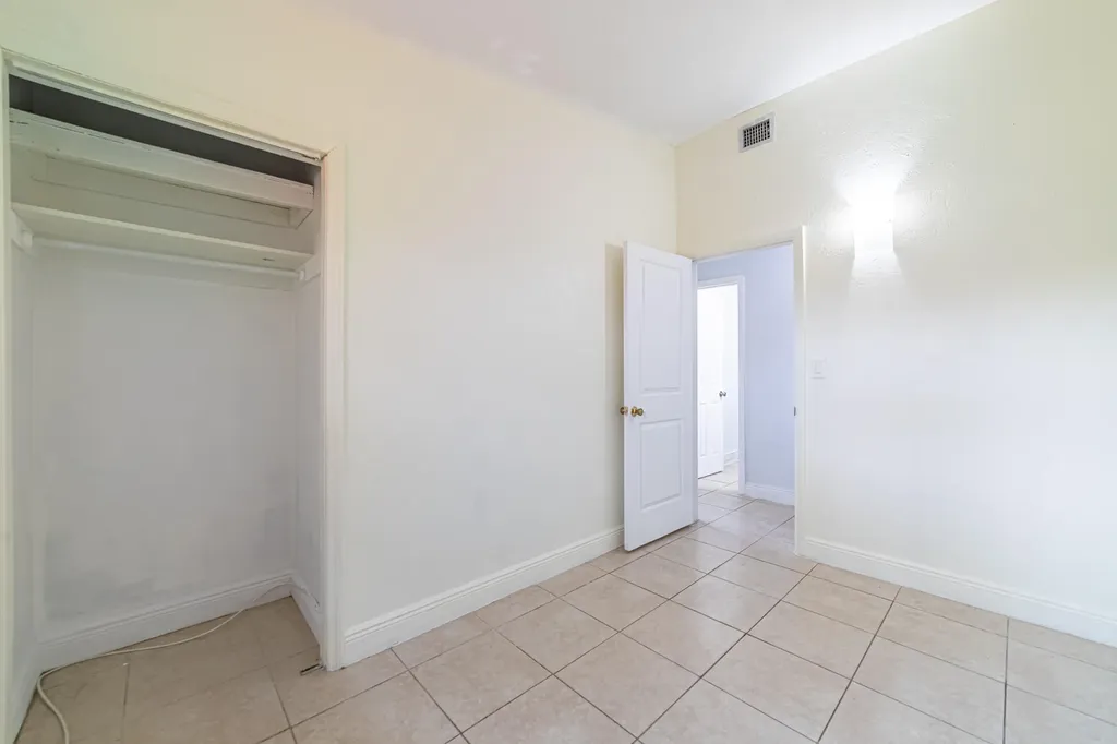 2550 SW 5th Street Fort Lauderdale FL 33312