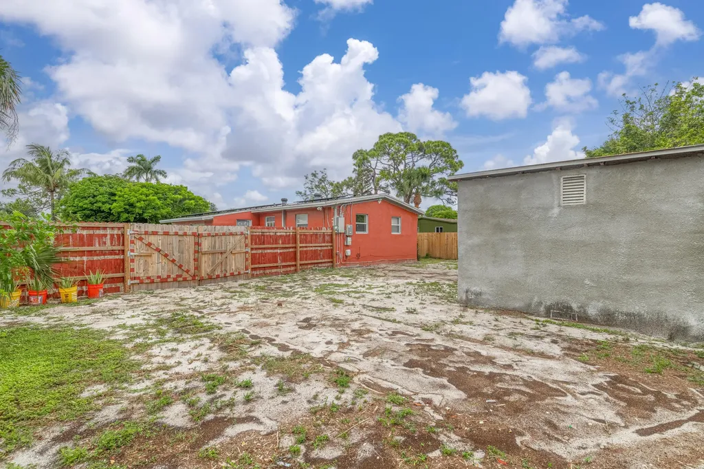 2550 SW 5th Street Fort Lauderdale FL 33312