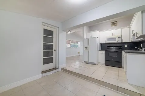2550 SW 5th Street Fort Lauderdale FL 33312