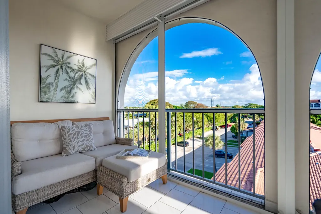 250 NE 20th Street Boca Raton FL 33431