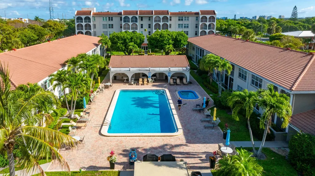 250 NE 20th Street Boca Raton FL 33431