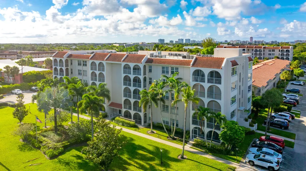 250 NE 20th Street Boca Raton FL 33431