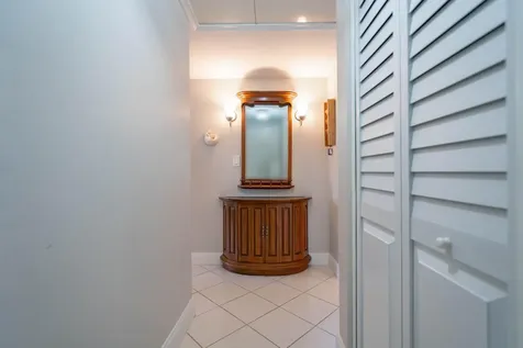 250 NE 20th Street Boca Raton FL 33431