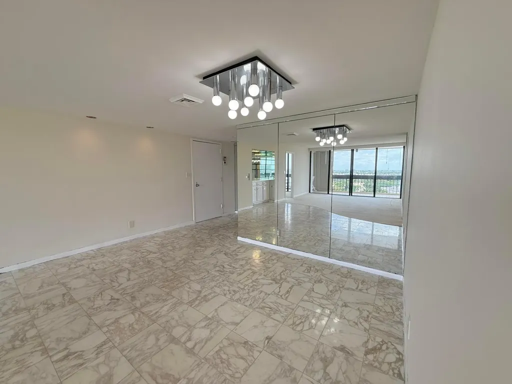 2000 Presidential Way West Palm Beach FL 33401