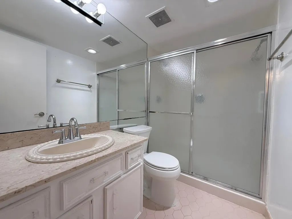 2000 Presidential Way West Palm Beach FL 33401