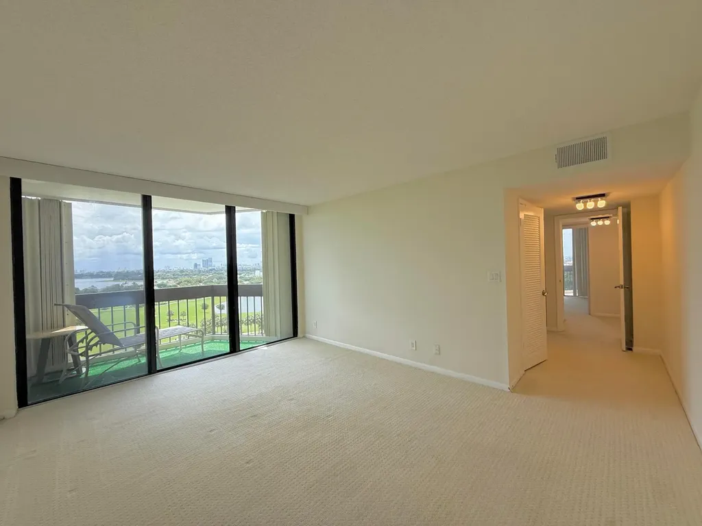 2000 Presidential Way West Palm Beach FL 33401