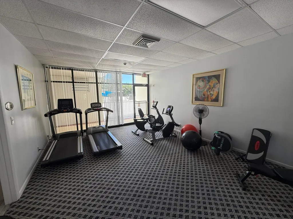 2000 Presidential Way West Palm Beach FL 33401
