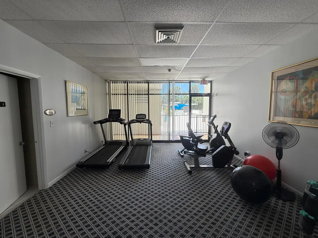 2000 Presidential Way West Palm Beach FL 33401