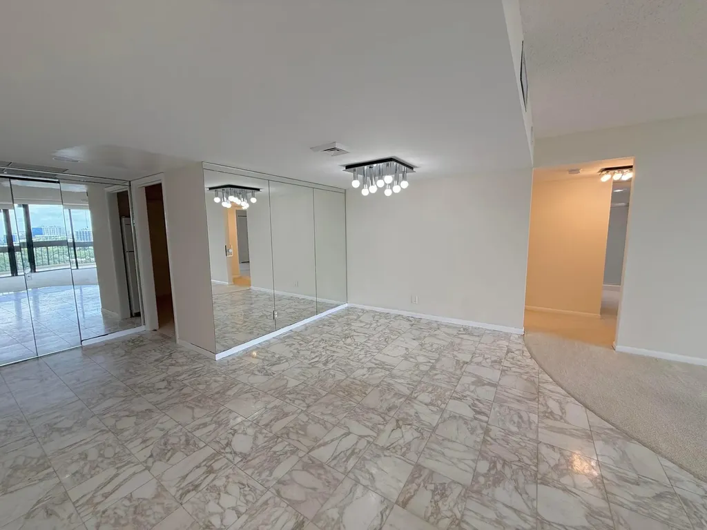 2000 Presidential Way West Palm Beach FL 33401