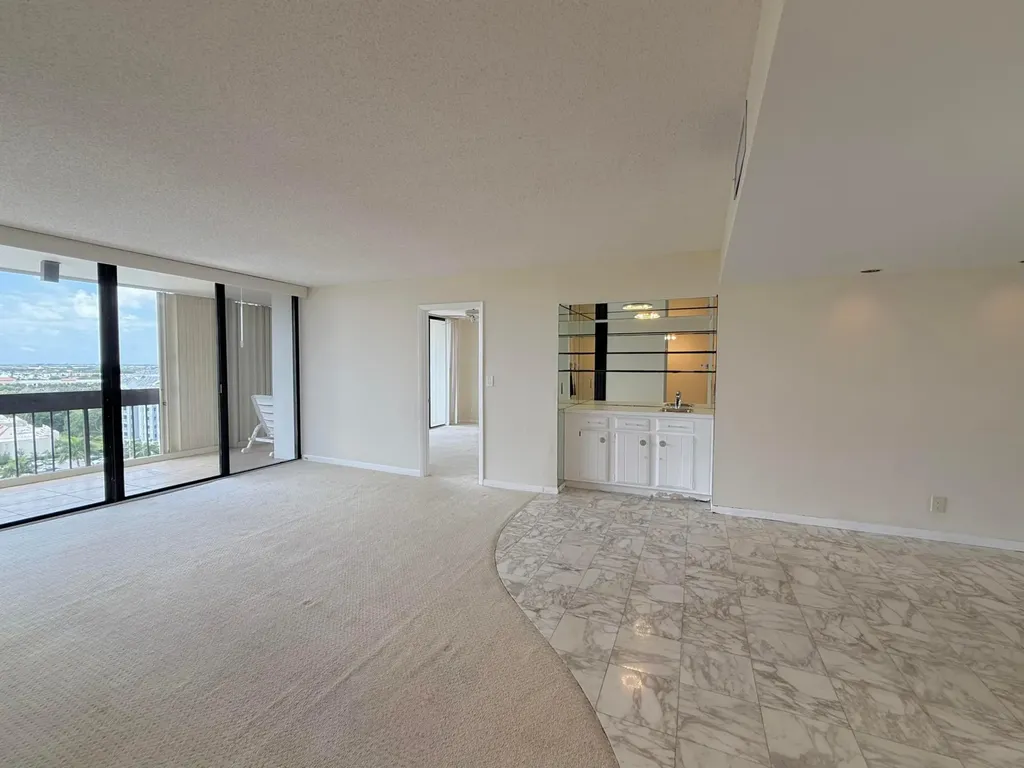 2000 Presidential Way West Palm Beach FL 33401