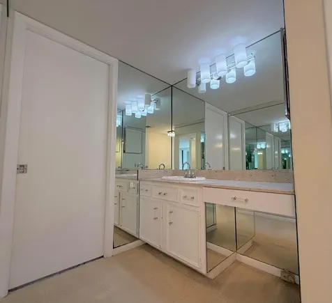 2000 Presidential Way West Palm Beach FL 33401