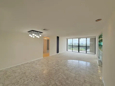 2000 Presidential Way West Palm Beach FL 33401