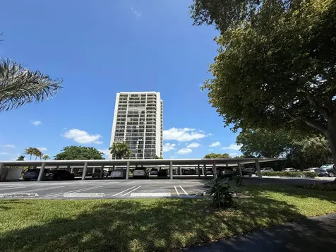 2000 Presidential Way West Palm Beach FL 33401