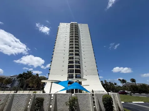 2000 Presidential Way West Palm Beach FL 33401