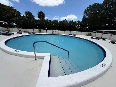2000 Presidential Way West Palm Beach FL 33401