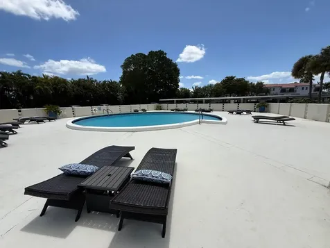 2000 Presidential Way West Palm Beach FL 33401